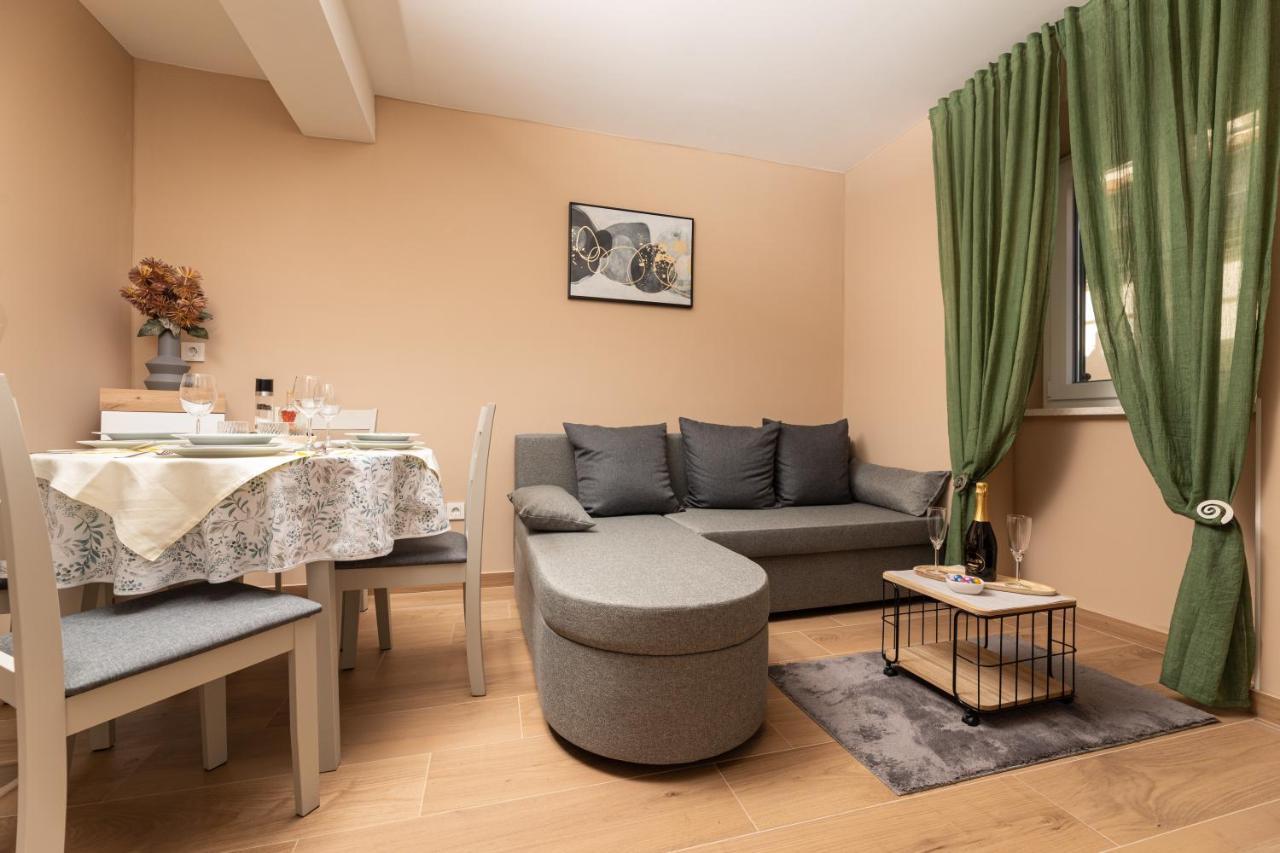 Apartments Neptun Baška Buitenkant foto
